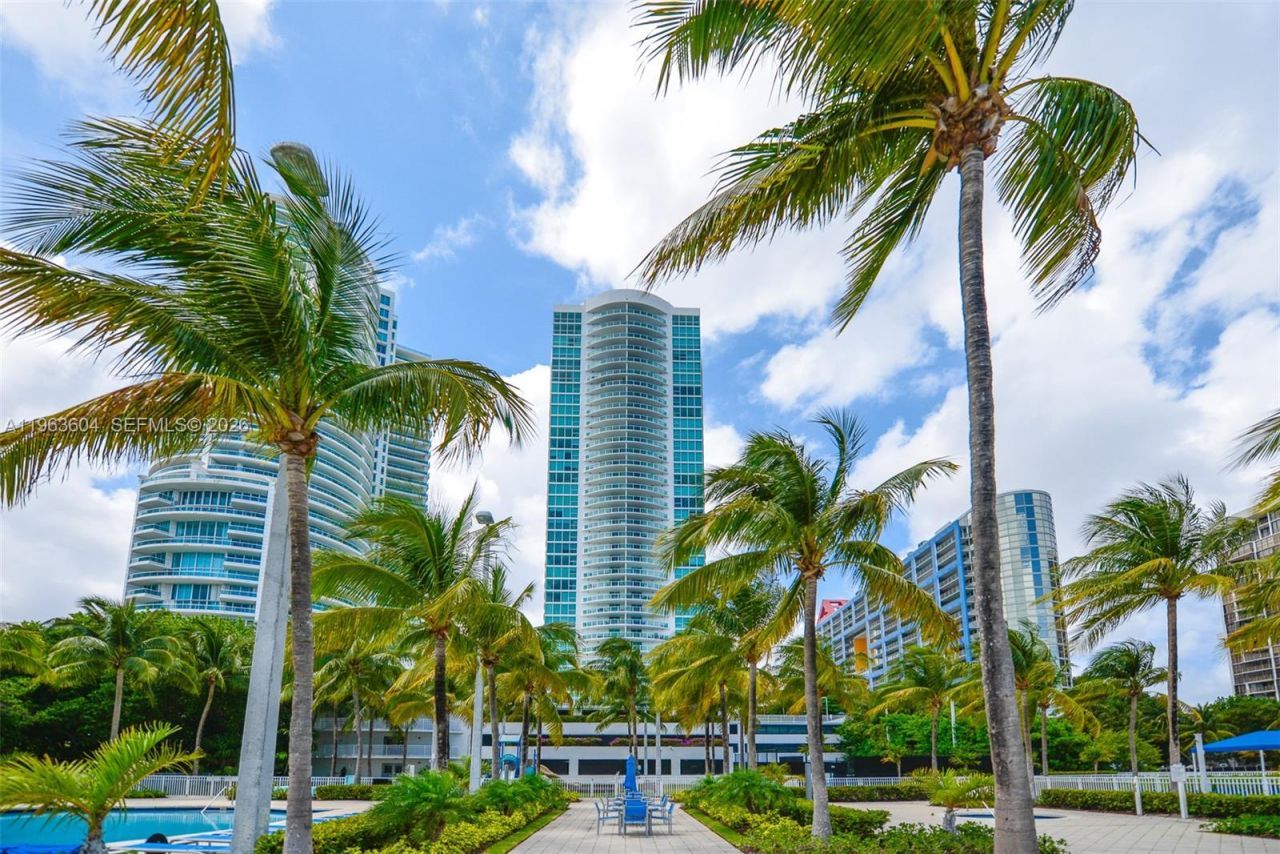 2101 Brickell Ave , Unit 2009, Miami, FL 33129 Photo