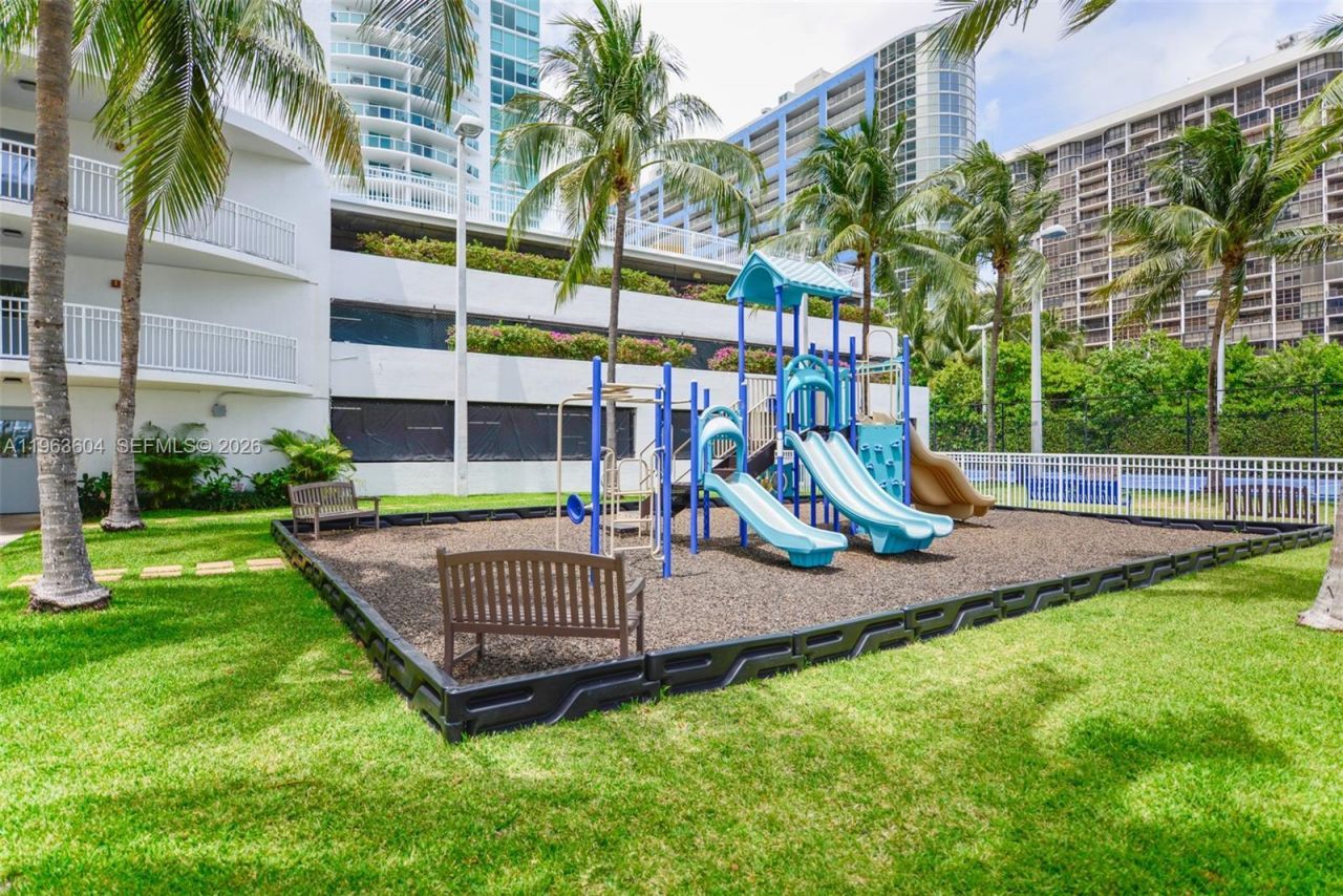 2101 Brickell Ave , Unit 2009, Miami, FL 33129 Photo