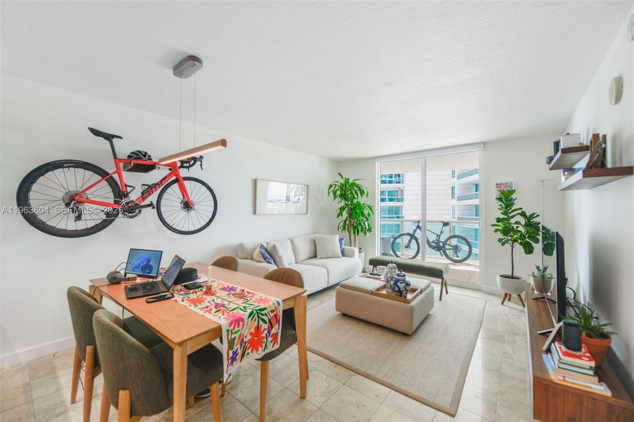 2101 Brickell Ave , Unit 2009, Miami, FL 33129 Photo