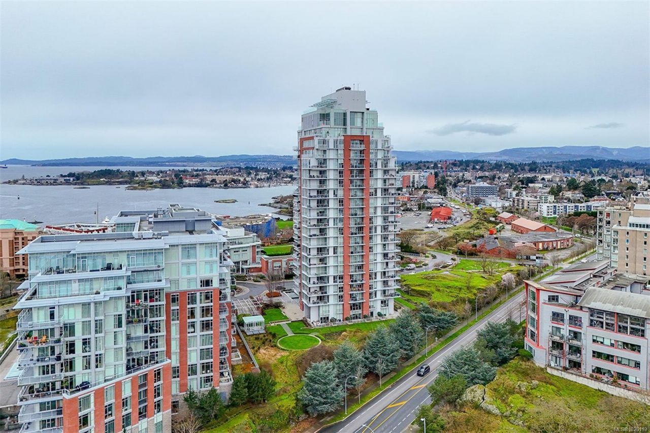 83 Saghalie Rd Victoria, BC V9A 0E7