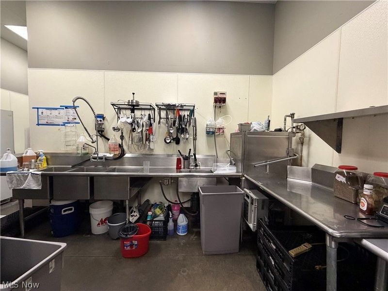 628 Walnut Street, Coshocton, OH 43812 Photo 8