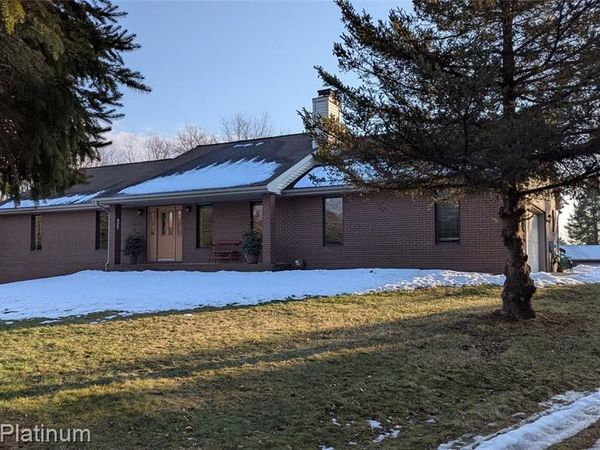 4066 W Knoll, Brighton Twp, MI 48380