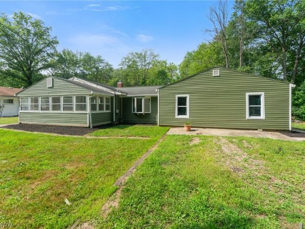 17632 Laurel Avenue, Lake Milton, OH 44429