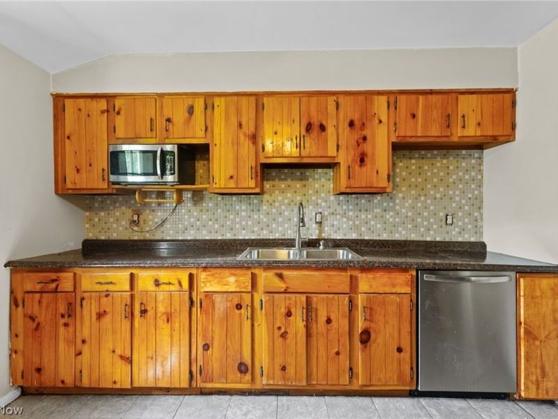 17632 Laurel Avenue, Lake Milton, OH 44429 Photo 13