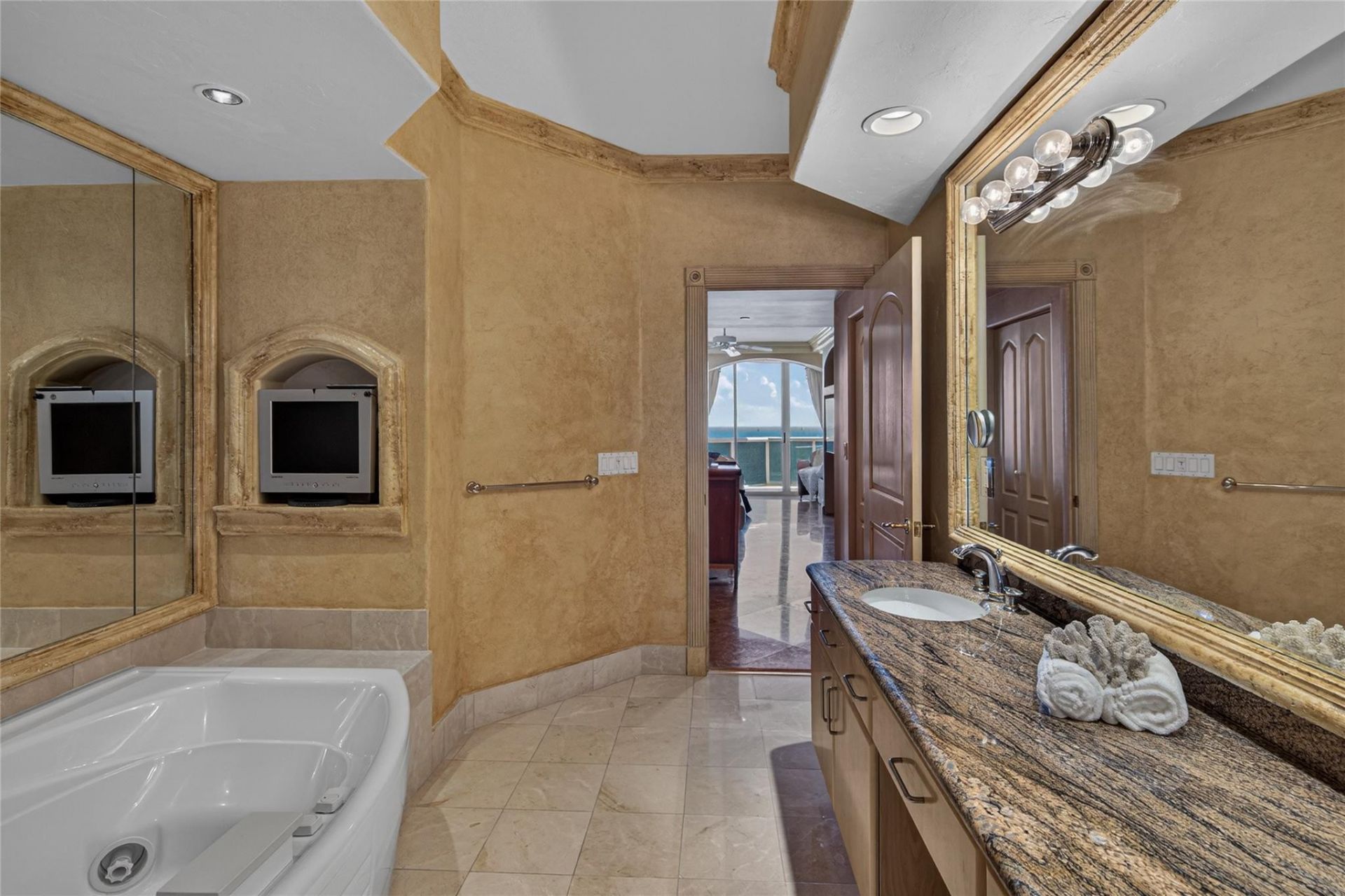 3200 N Ocean Boulevard, Unit 1907, Fort Lauderdale, FL 33308 Photo