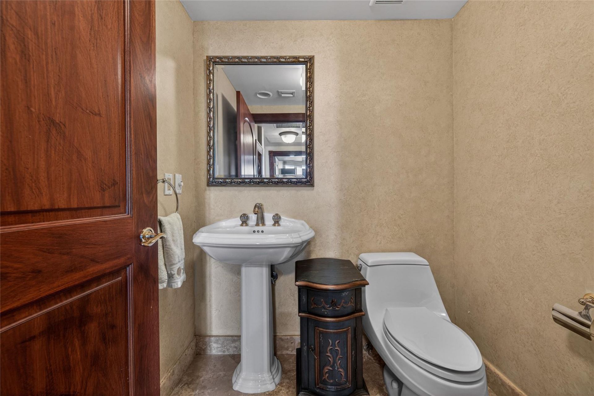 3200 N Ocean Boulevard, Unit 1907, Fort Lauderdale, FL 33308 Photo