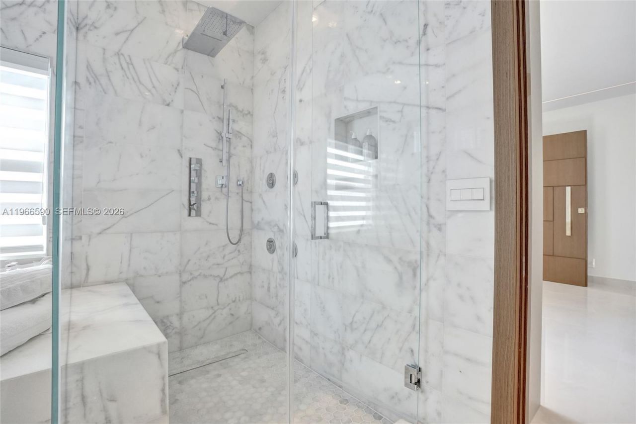 20824 NE 37th Ave, Unit 20824, Aventura, FL 33180 Photo