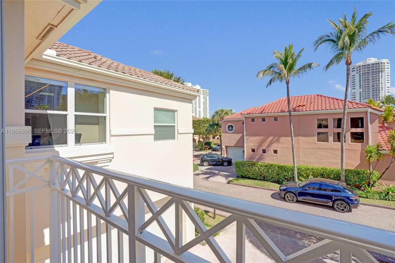 20824 NE 37th Ave, Unit 20824, Aventura, FL 33180 Photo