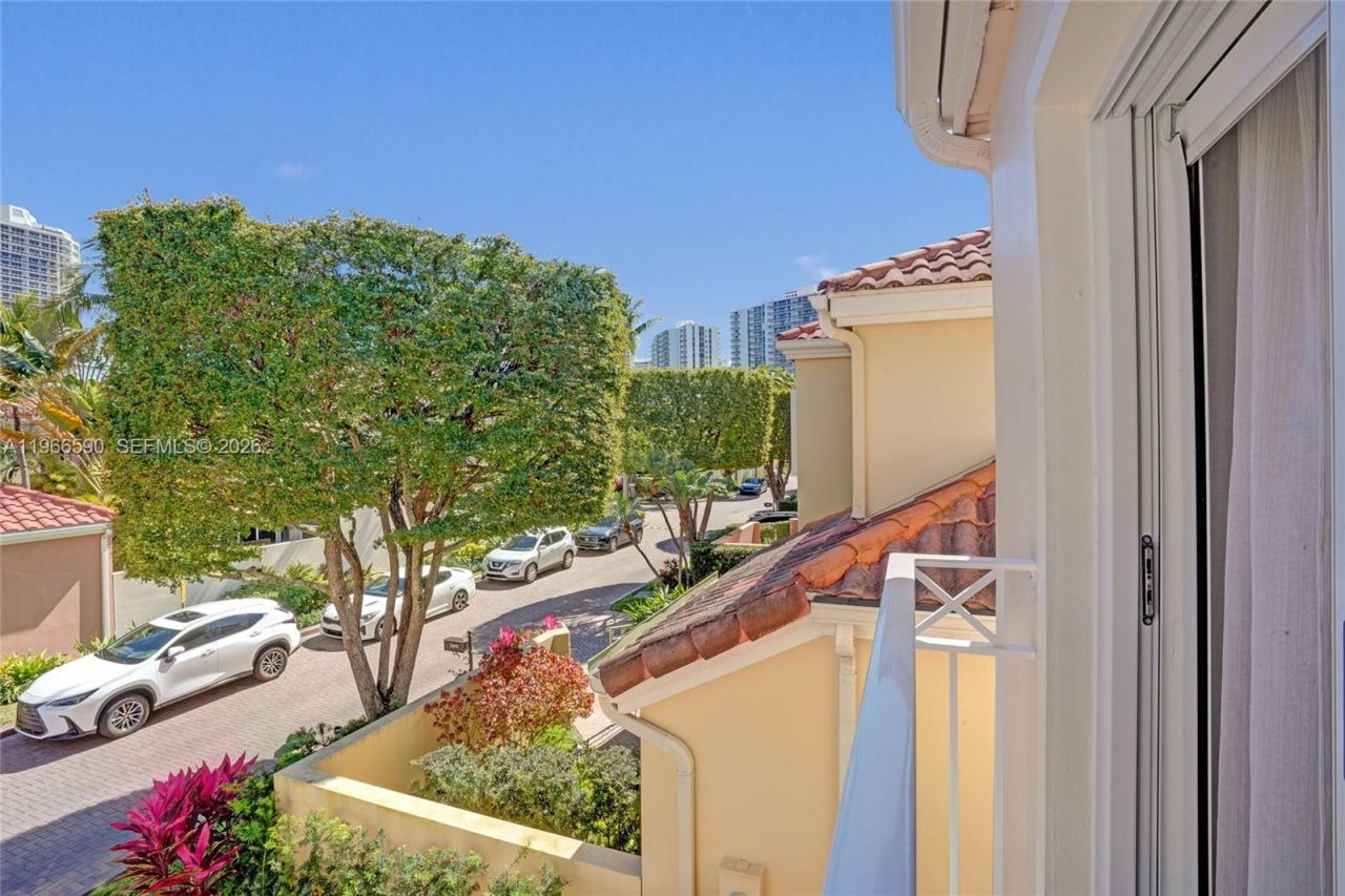 20824 NE 37th Ave, Unit 20824, Aventura, FL 33180 Photo