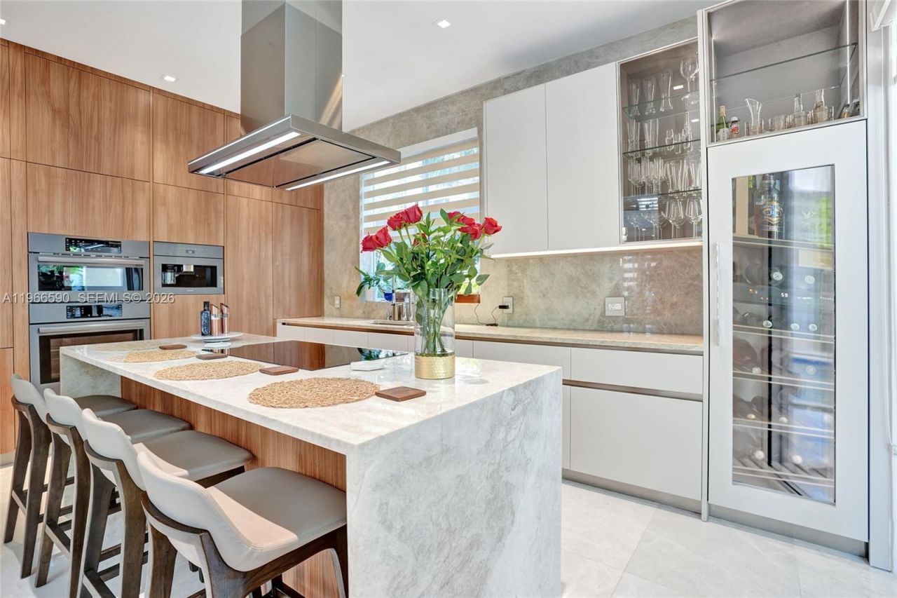 20824 NE 37th Ave, Unit 20824, Aventura, FL 33180 Photo