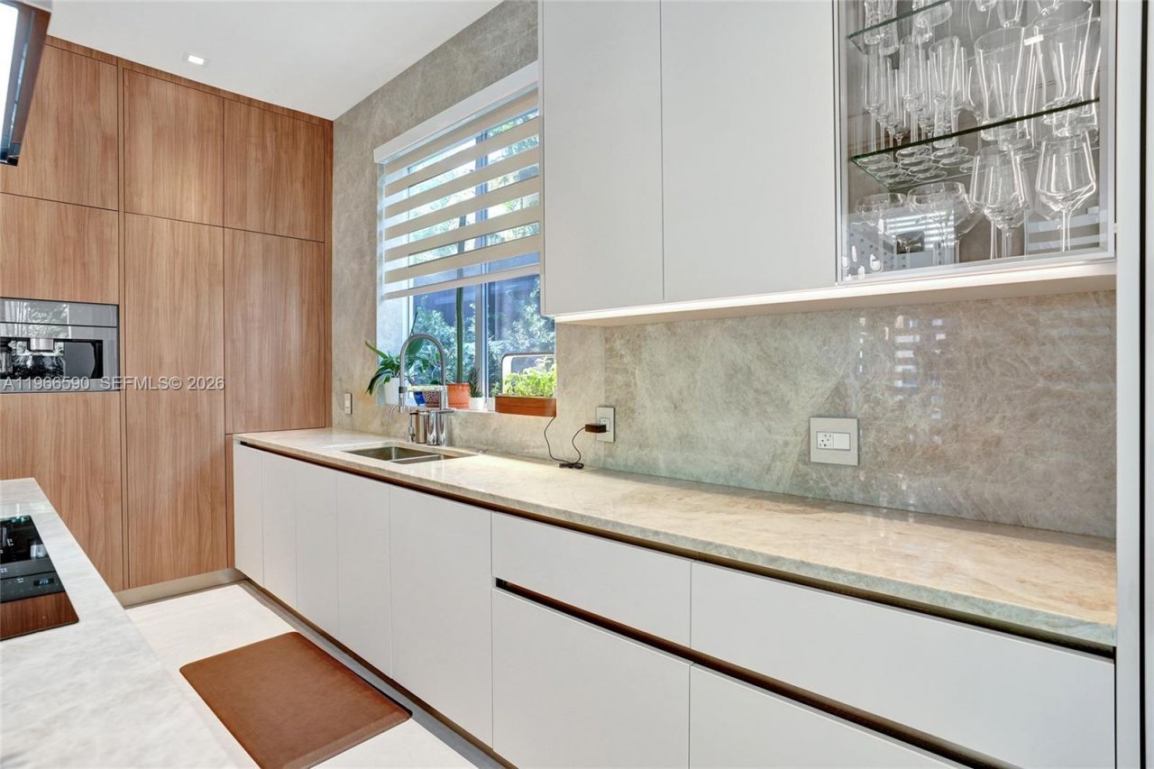 20824 NE 37th Ave, Unit 20824, Aventura, FL 33180 Photo