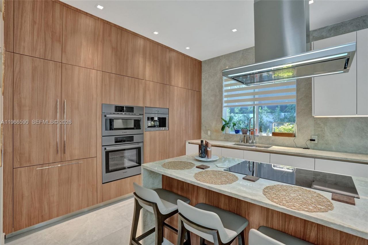 20824 NE 37th Ave, Unit 20824, Aventura, FL 33180 Photo