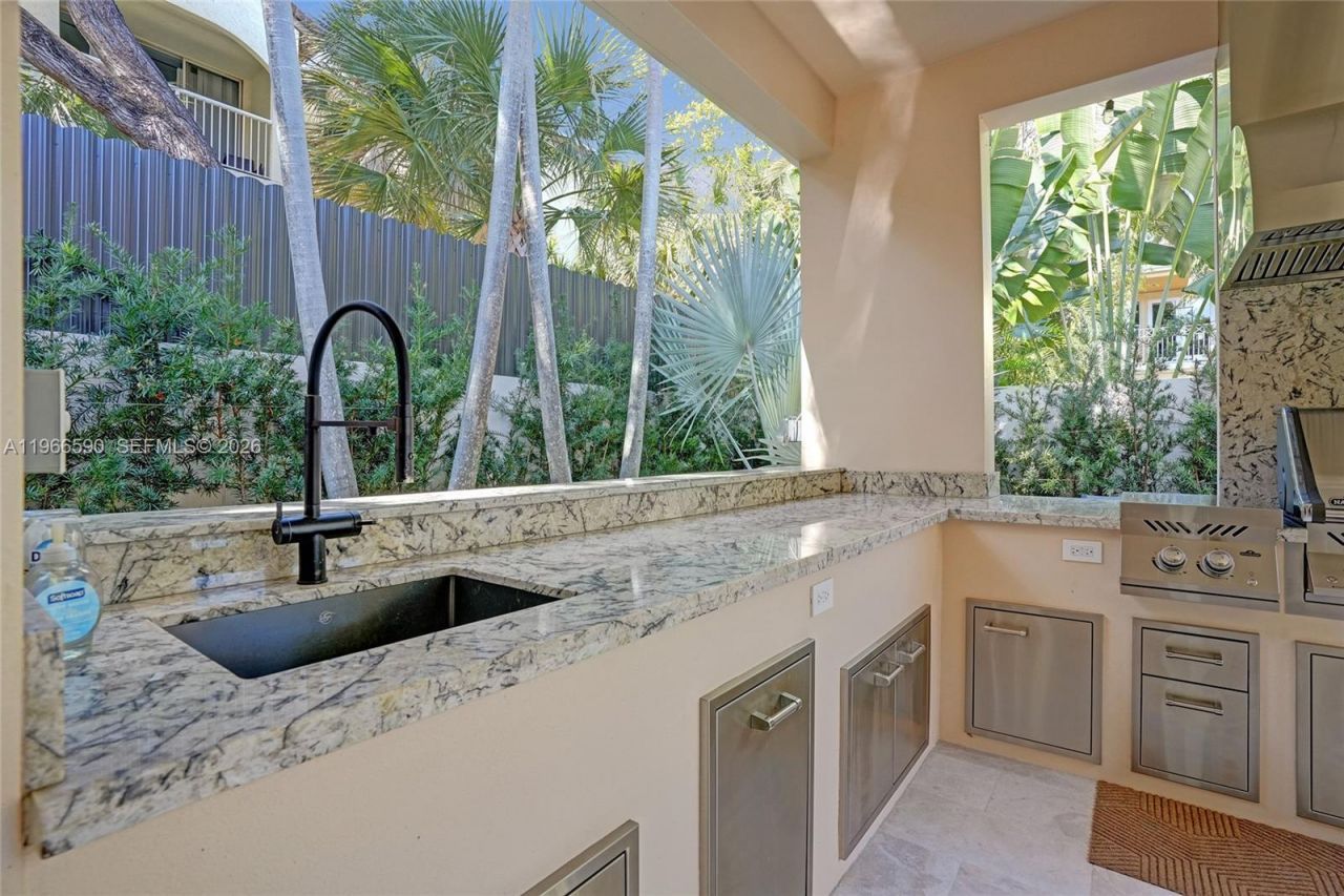 20824 NE 37th Ave, Unit 20824, Aventura, FL 33180 Photo