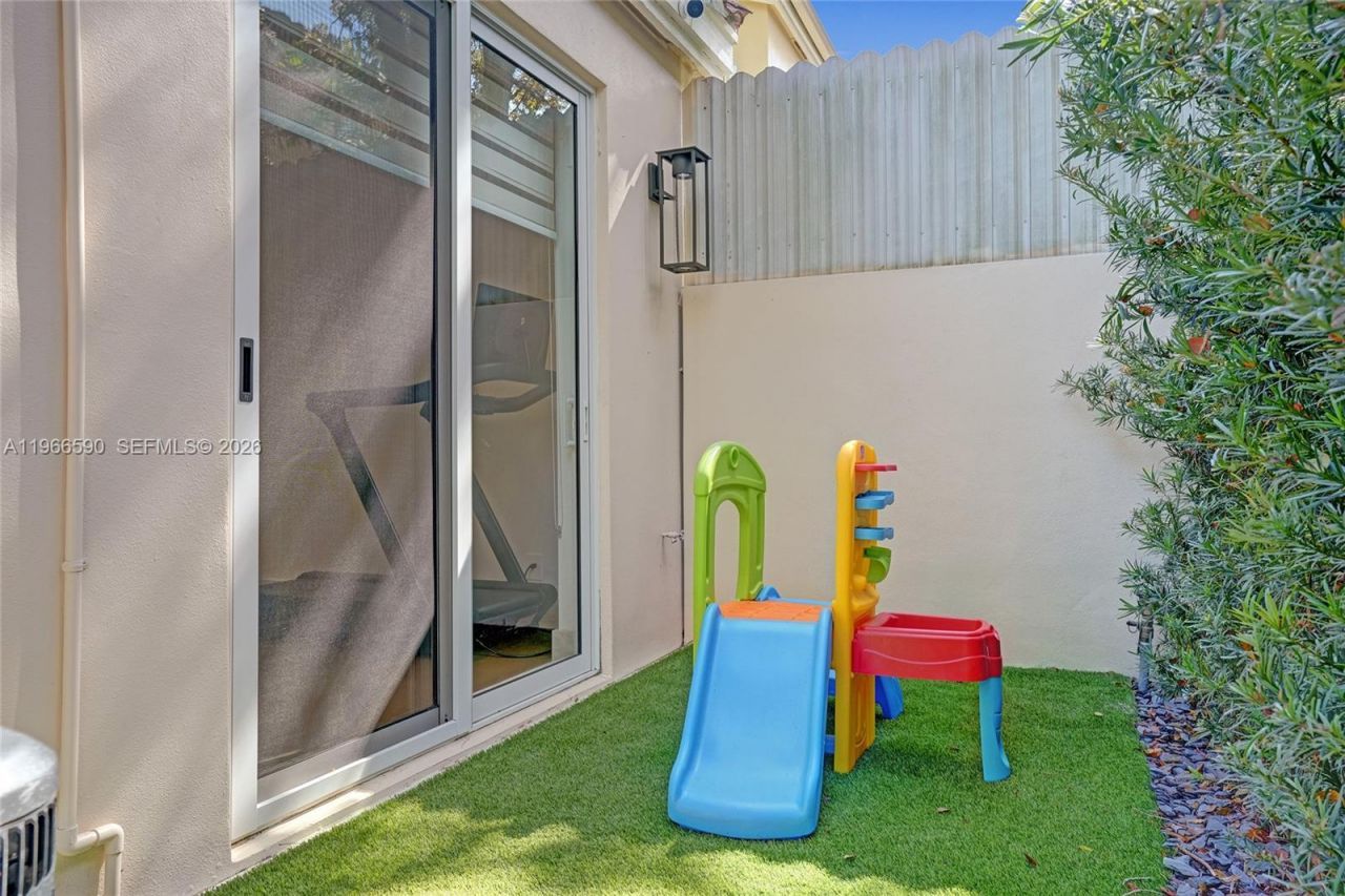 20824 NE 37th Ave, Unit 20824, Aventura, FL 33180 Photo