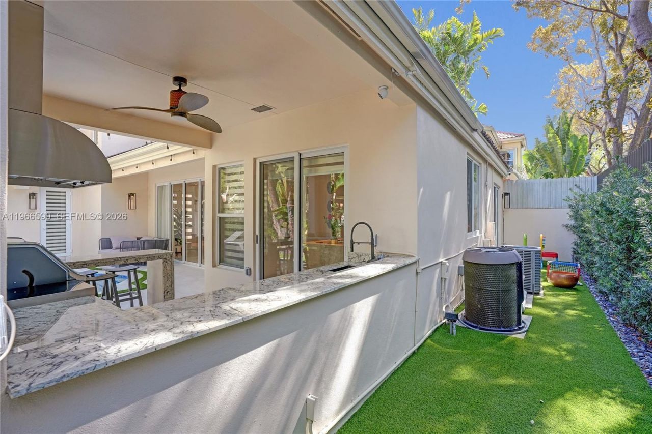 20824 NE 37th Ave, Unit 20824, Aventura, FL 33180 Photo