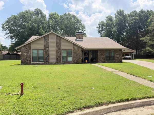 6 Cromwell Cove, Pine Bluff, AR 71603