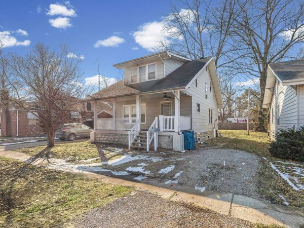 527 E 4th Street, Centralia, IL 62801