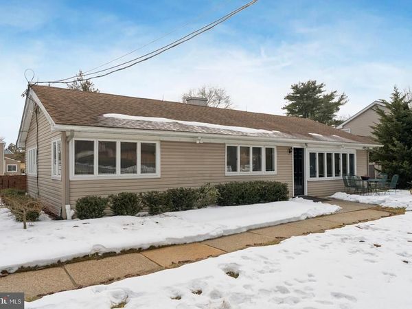 81 SOMERSET DRIVE, WILLINGBORO, NJ 08046