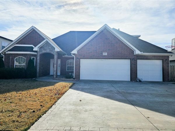 2203 SW Tupelo Avenue , Bentonville, AR 72713