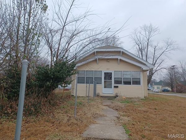 302 N 3rd Street , Chaffee, MO 63740