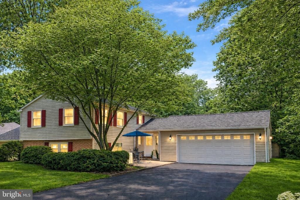 552 Lanceshire Lane, State College, PA 16803 Main Photo