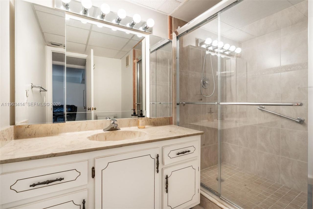 16475 Golf Club Rd, Unit 307, Weston, FL 33326 Photo