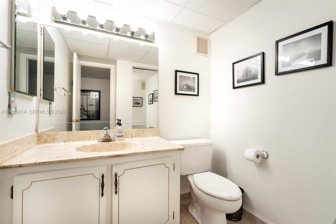 16475 Golf Club Rd, Unit 307, Weston, FL 33326 Photo