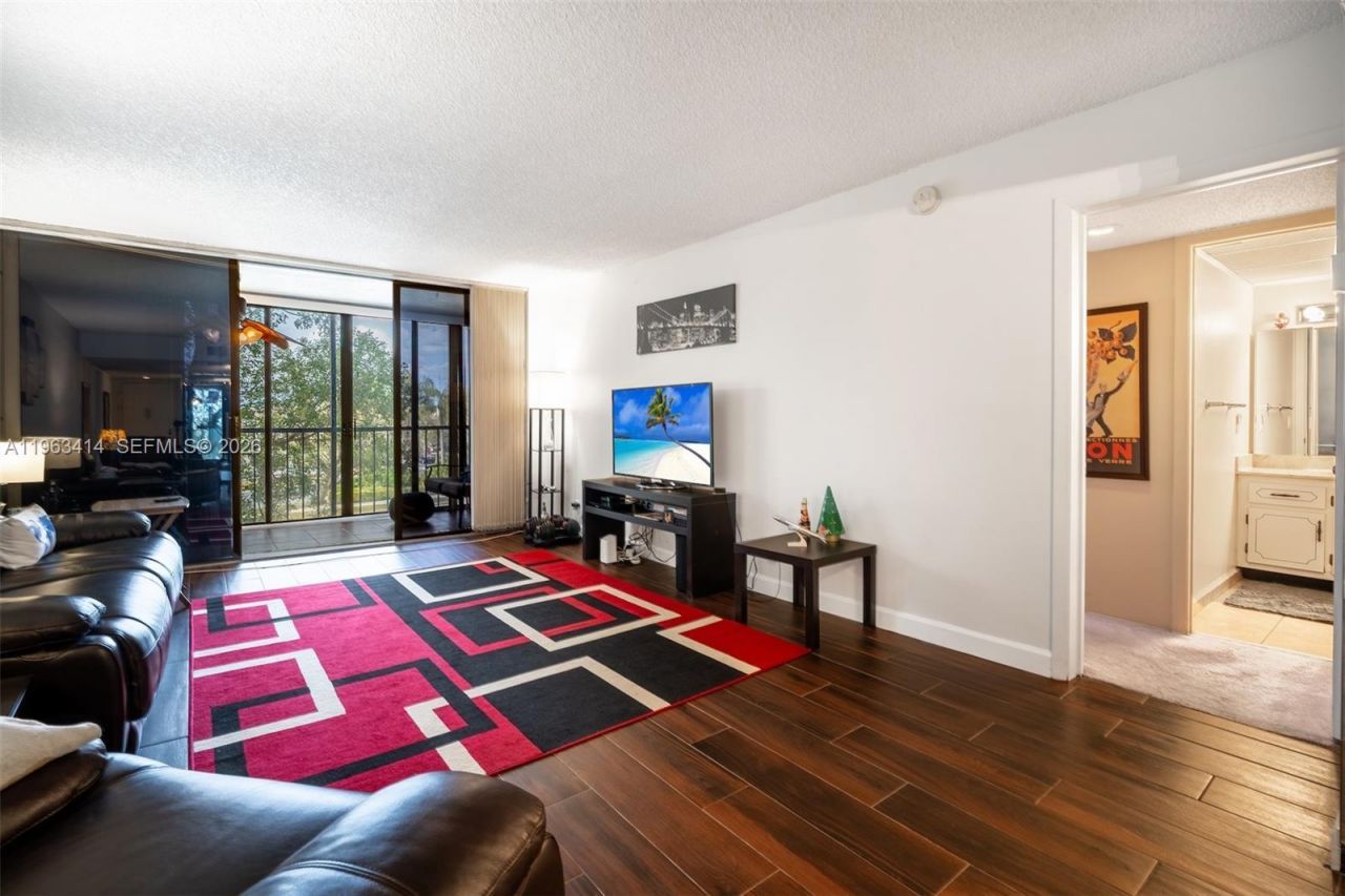 16475 Golf Club Rd, Unit 307, Weston, FL 33326 Photo