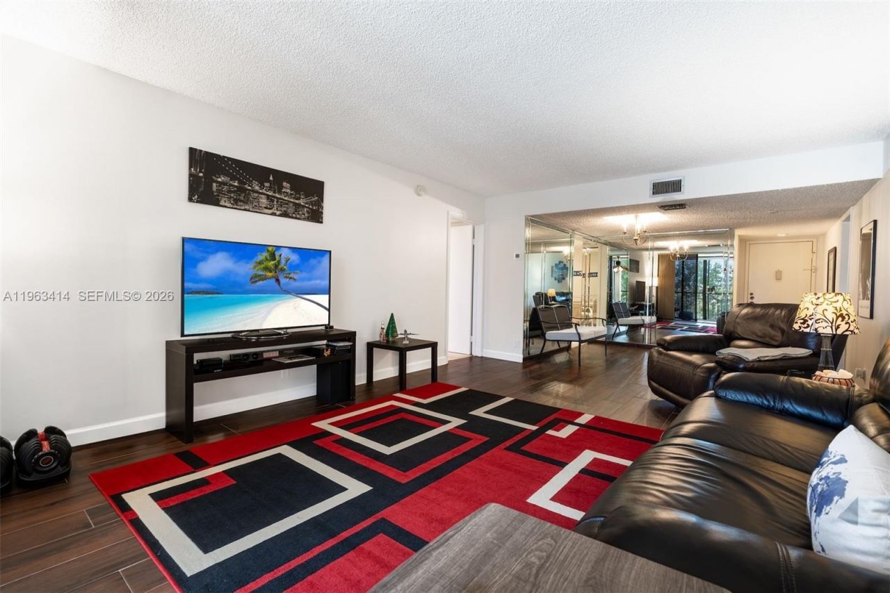 16475 Golf Club Rd, Unit 307, Weston, FL 33326 Photo