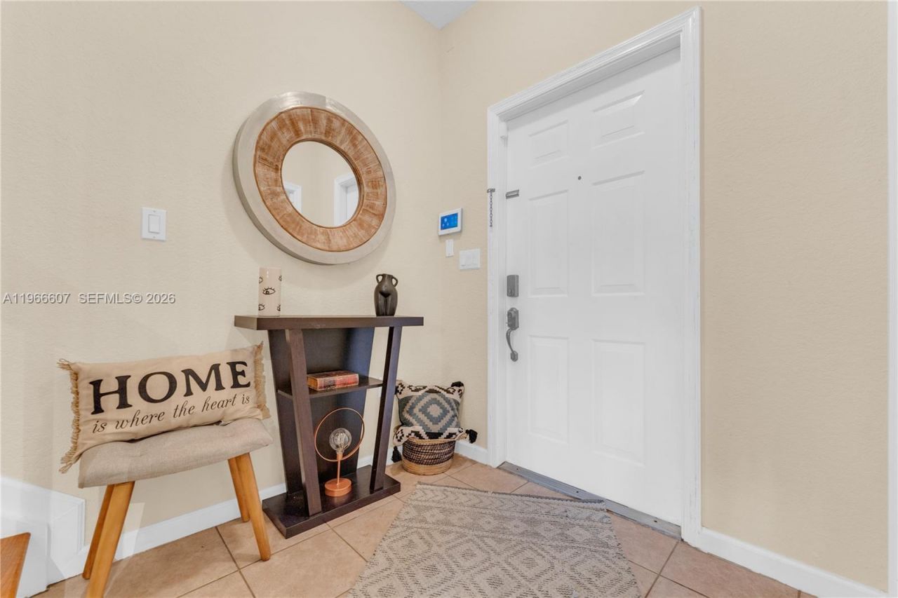 8844 S Isles Cir, Tamarac, FL 33321 Photo