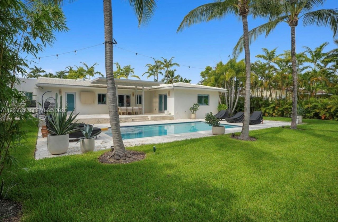 1050 Jefferson St, Hollywood, FL 33019 Photo