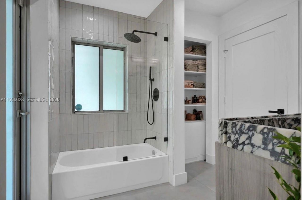 1050 Jefferson St, Hollywood, FL 33019 Photo