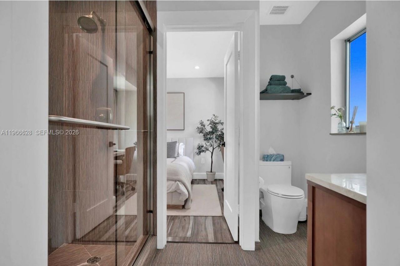 1050 Jefferson St, Hollywood, FL 33019 Photo