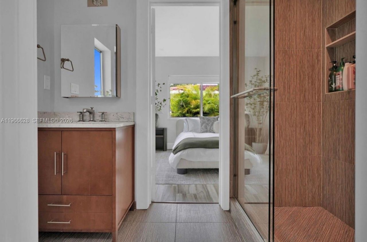 1050 Jefferson St, Hollywood, FL 33019 Photo