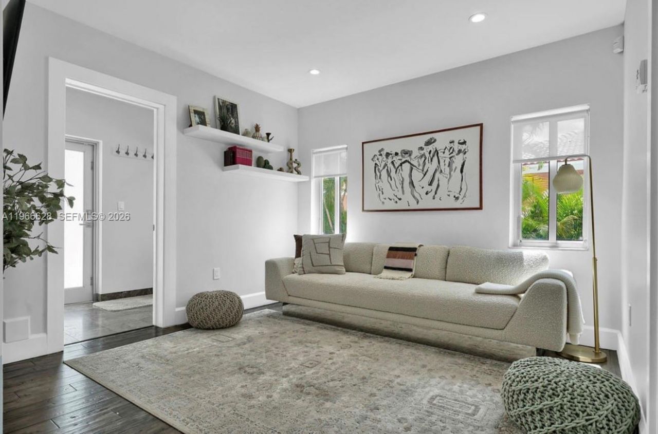 1050 Jefferson St, Hollywood, FL 33019 Photo