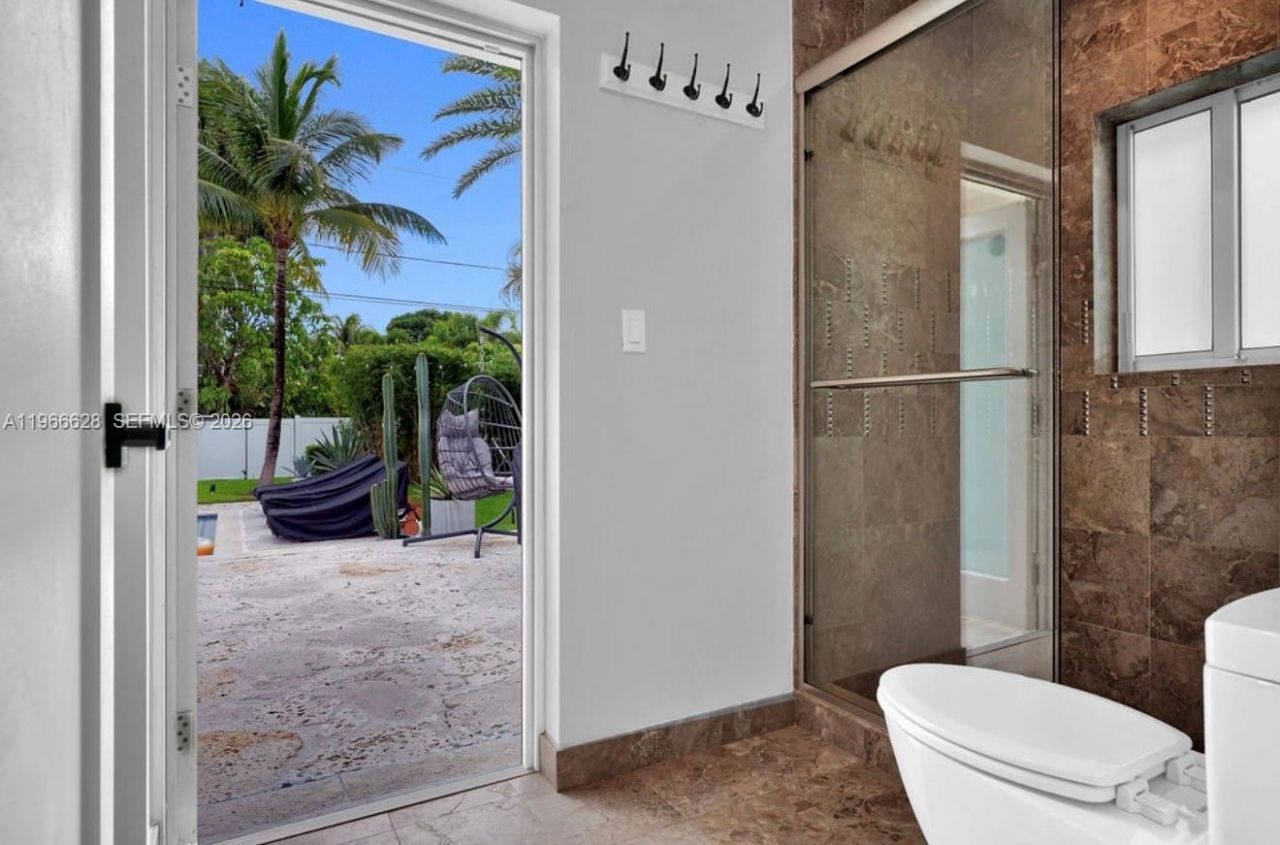 1050 Jefferson St, Hollywood, FL 33019 Photo