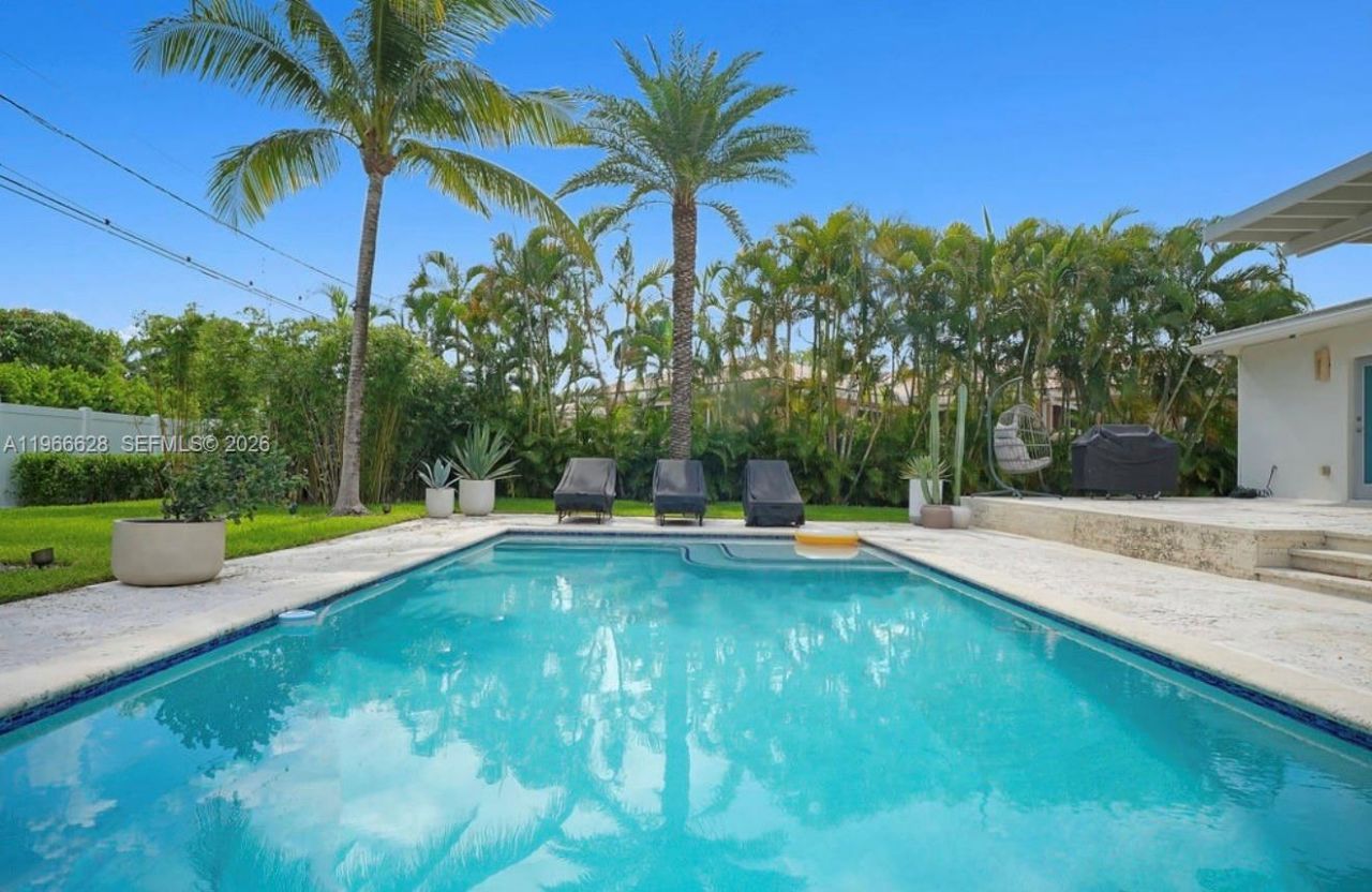 1050 Jefferson St, Hollywood, FL 33019 Photo