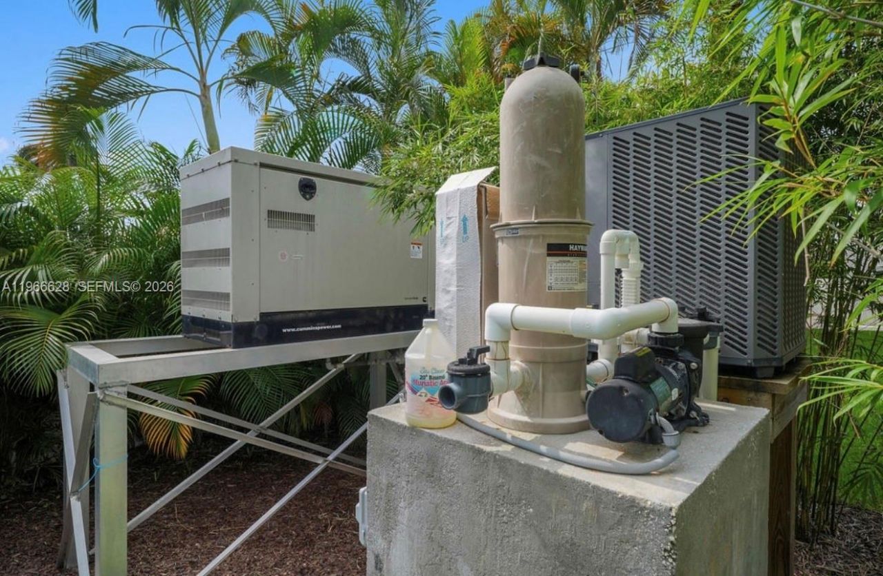 1050 Jefferson St, Hollywood, FL 33019 Photo