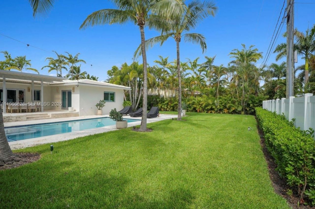 1050 Jefferson St, Hollywood, FL 33019 Photo