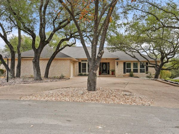 112 Spellbrook LN, Lakeway, TX 78734