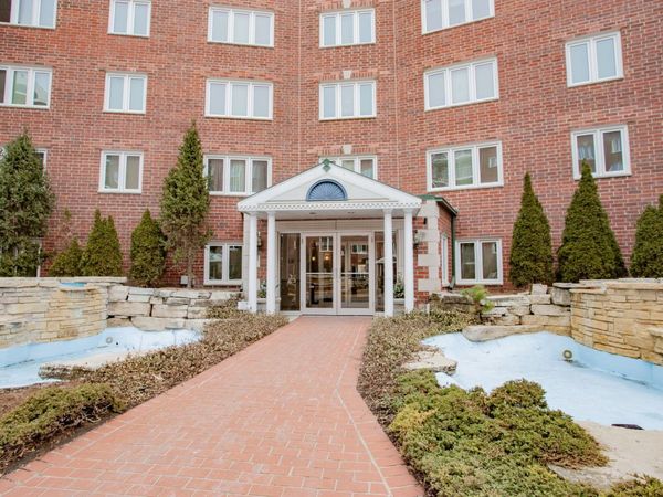 8540 W Foster Avenue, Unit 504, Norridge, IL 60706