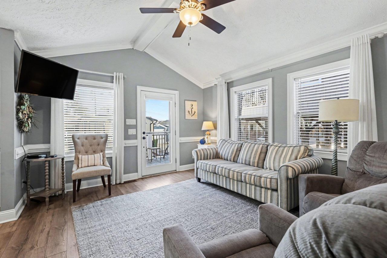 6001-1544 S Kings Hwy. Photo 13