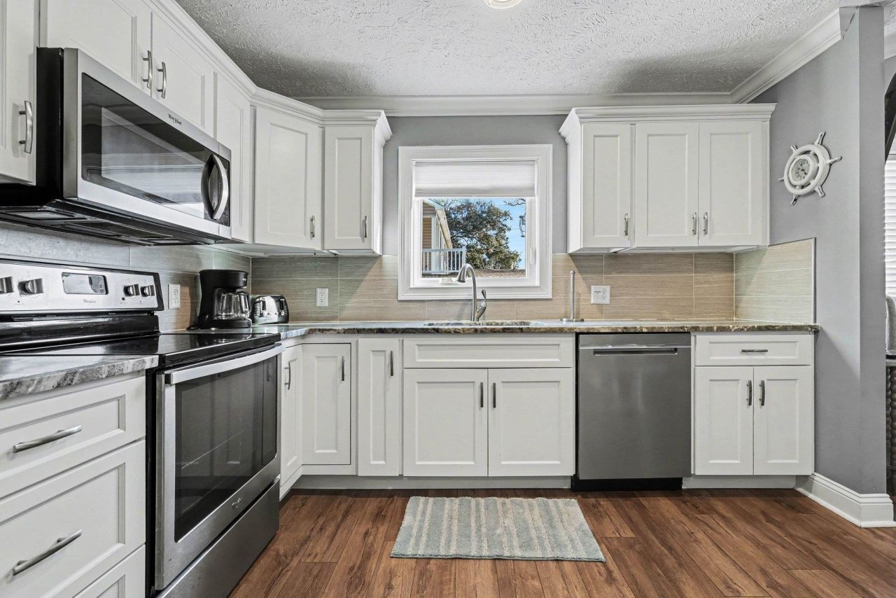 6001-1544 S Kings Hwy. Photo 17