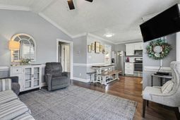 6001-1544 S Kings Hwy. photo 4