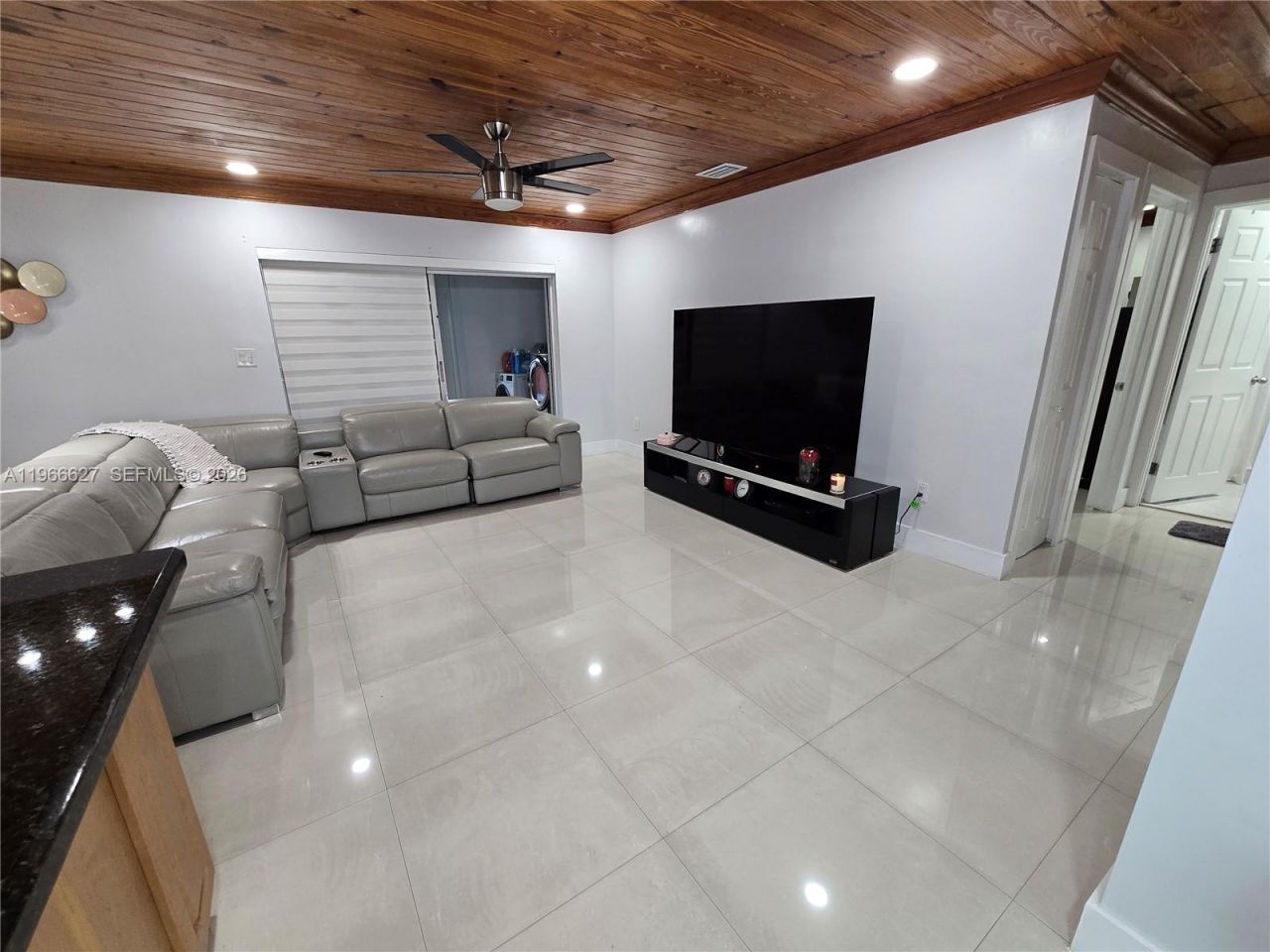 19261 SW 118th Ct, Miami, FL 33177 Photo