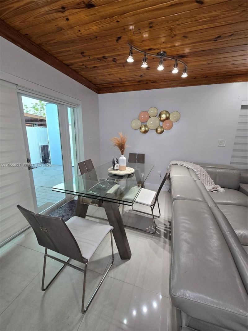 19261 SW 118th Ct, Miami, FL 33177 Photo