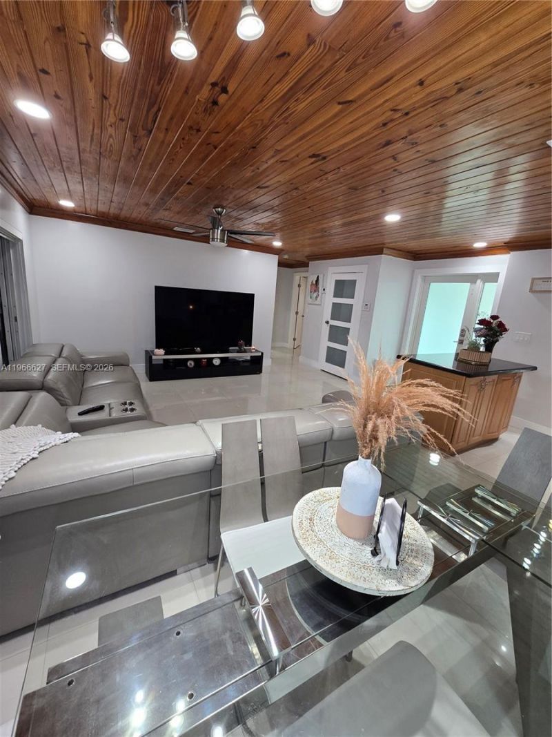 19261 SW 118th Ct, Miami, FL 33177 Photo