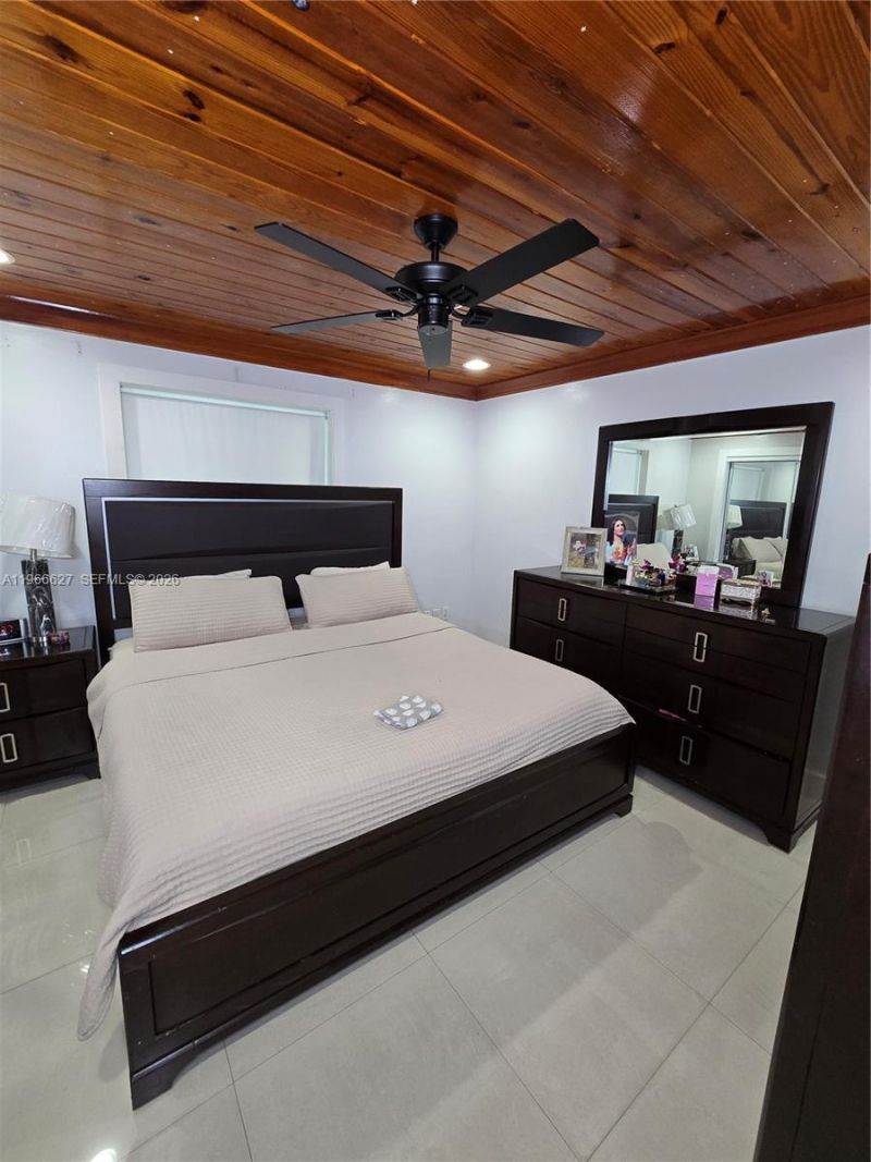 19261 SW 118th Ct, Miami, FL 33177 Photo