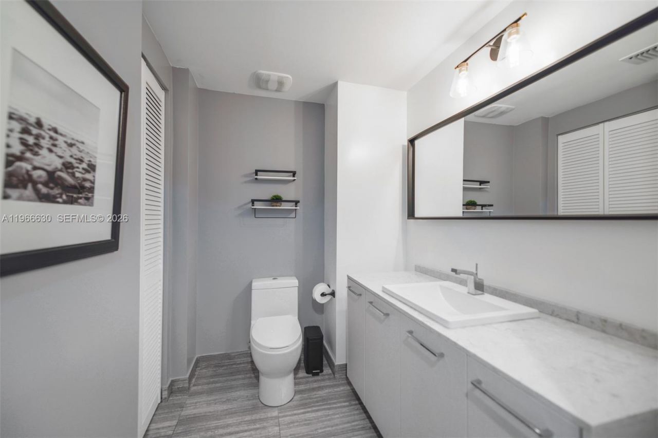 1010 Brickell Ave, Unit 3608, Miami, FL 33131 Photo