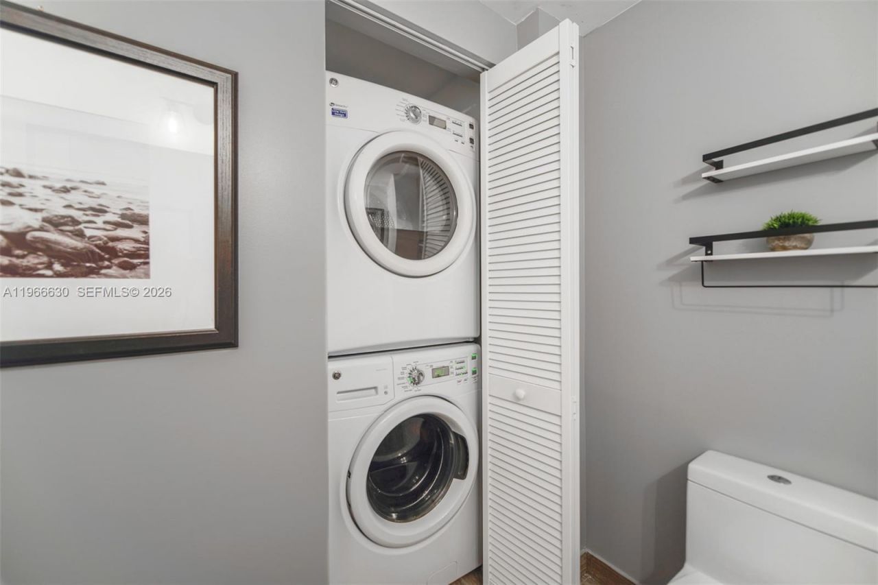 1010 Brickell Ave, Unit 3608, Miami, FL 33131 Photo